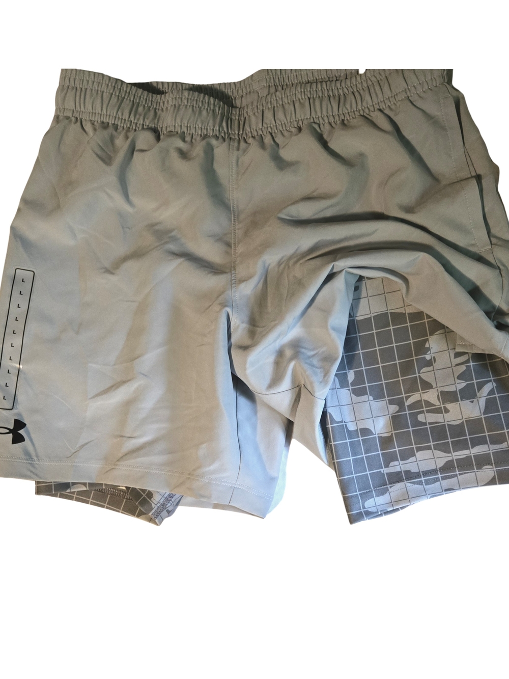 Under Armour Boys' Woven 2-In-1 Gray Shorts Size Youth Large